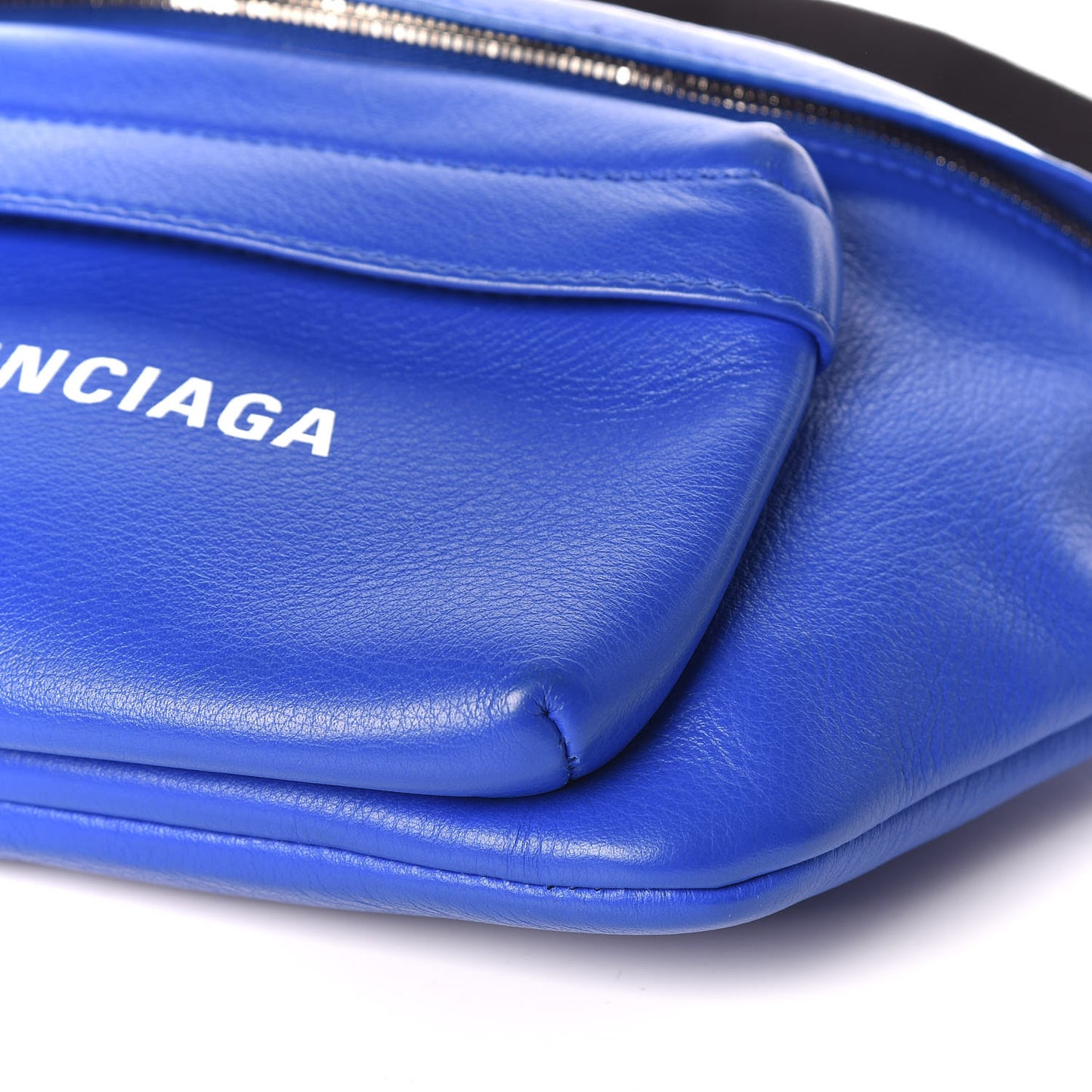 Smooth Calfskin Logo Large Everyday Beltpack Bleu Prim White