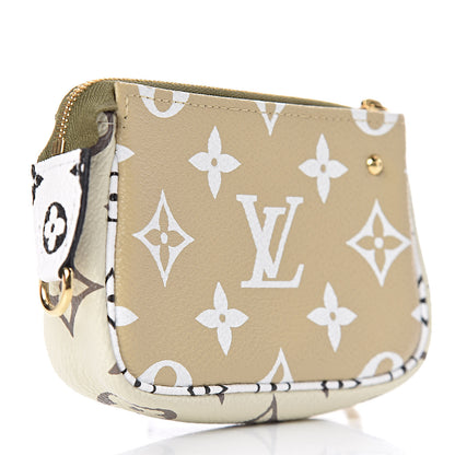Louis Vuitton Monogram Giant Micro Pochette Accessories Kaki White 3 of 8