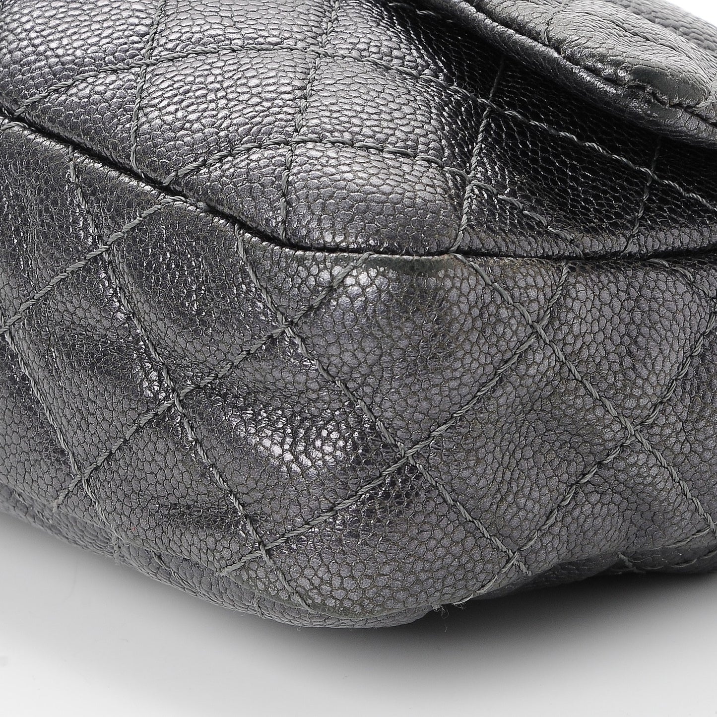 Iridescent Caviar Quilted Small Chic Flap Dark Silver