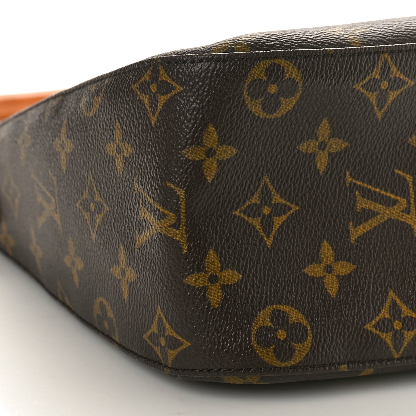 LOUIS VUITTON Monogram Looping MM