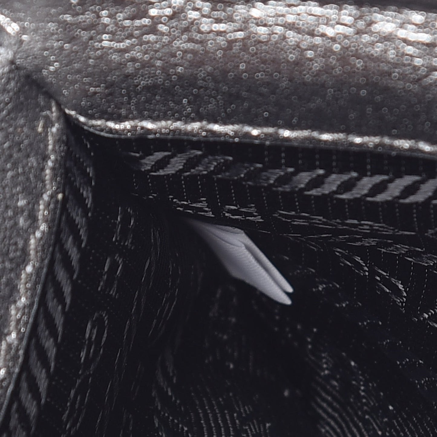 Metallic Nappa Impunture Diagramme Crossbody Cromo