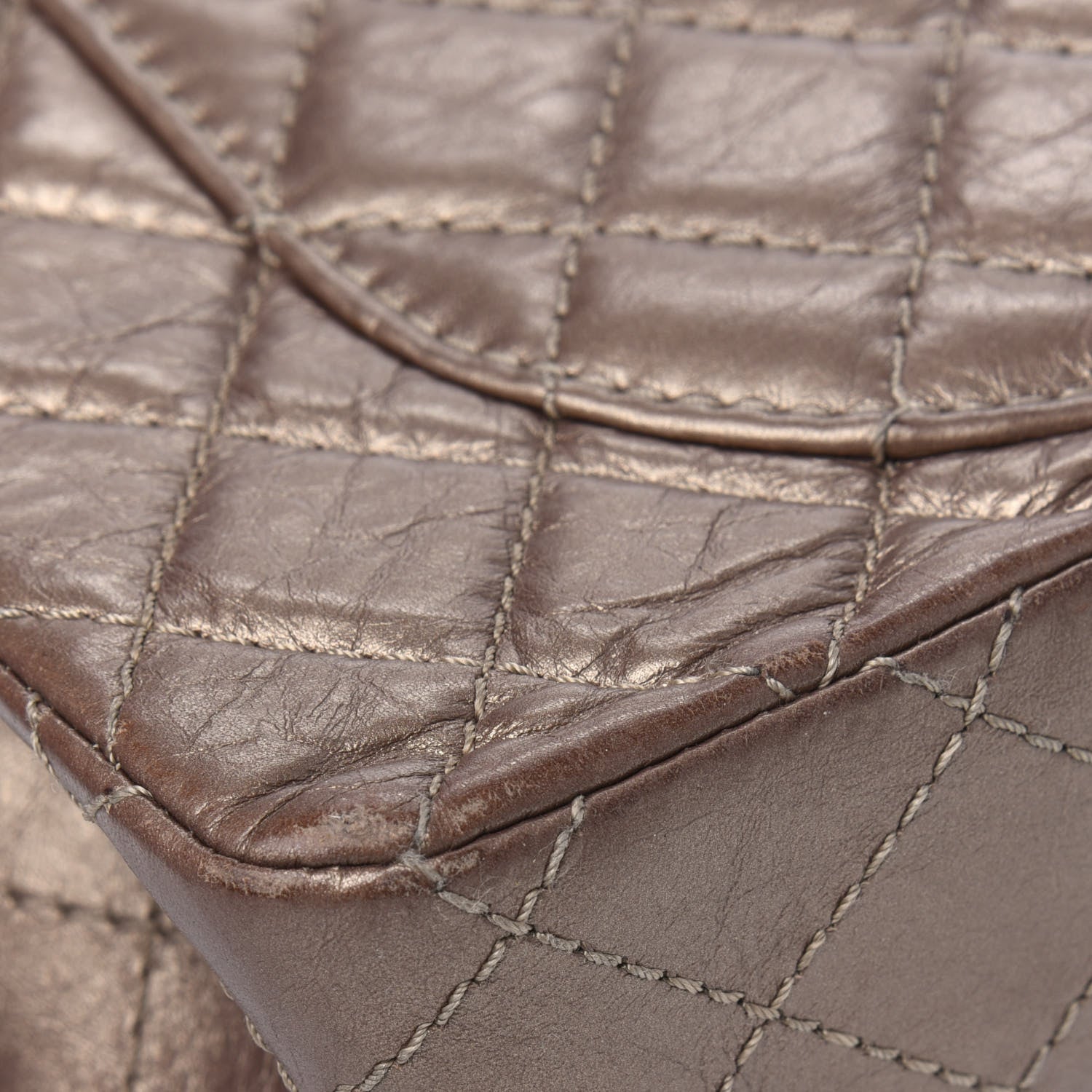 Chanel Metallic Aged Calfskin 2.55 Reissue 225 Flap Bronze 8 of 8