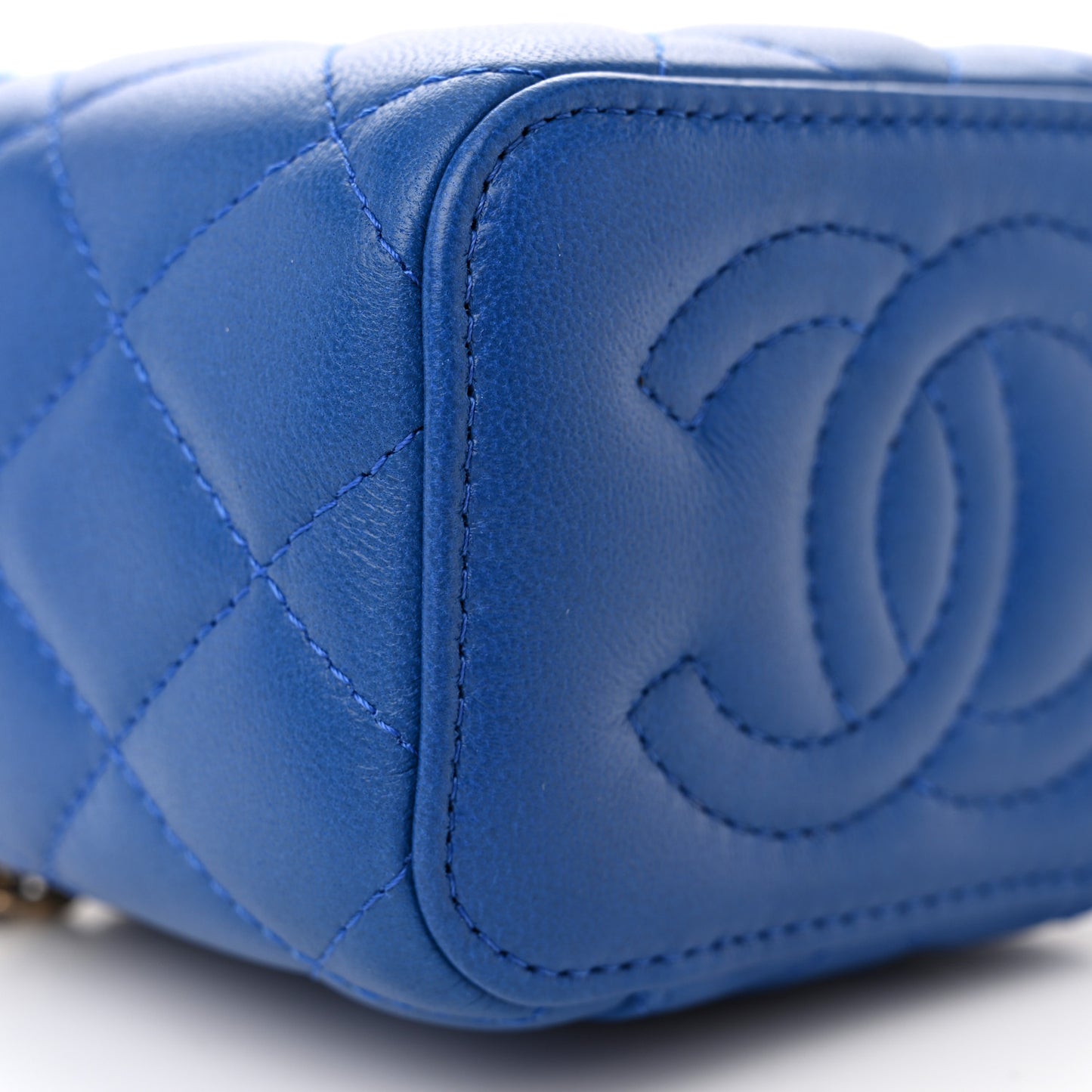 Lambskin Quilted Pearl Crush Mini Vanity Case With Chain Blue