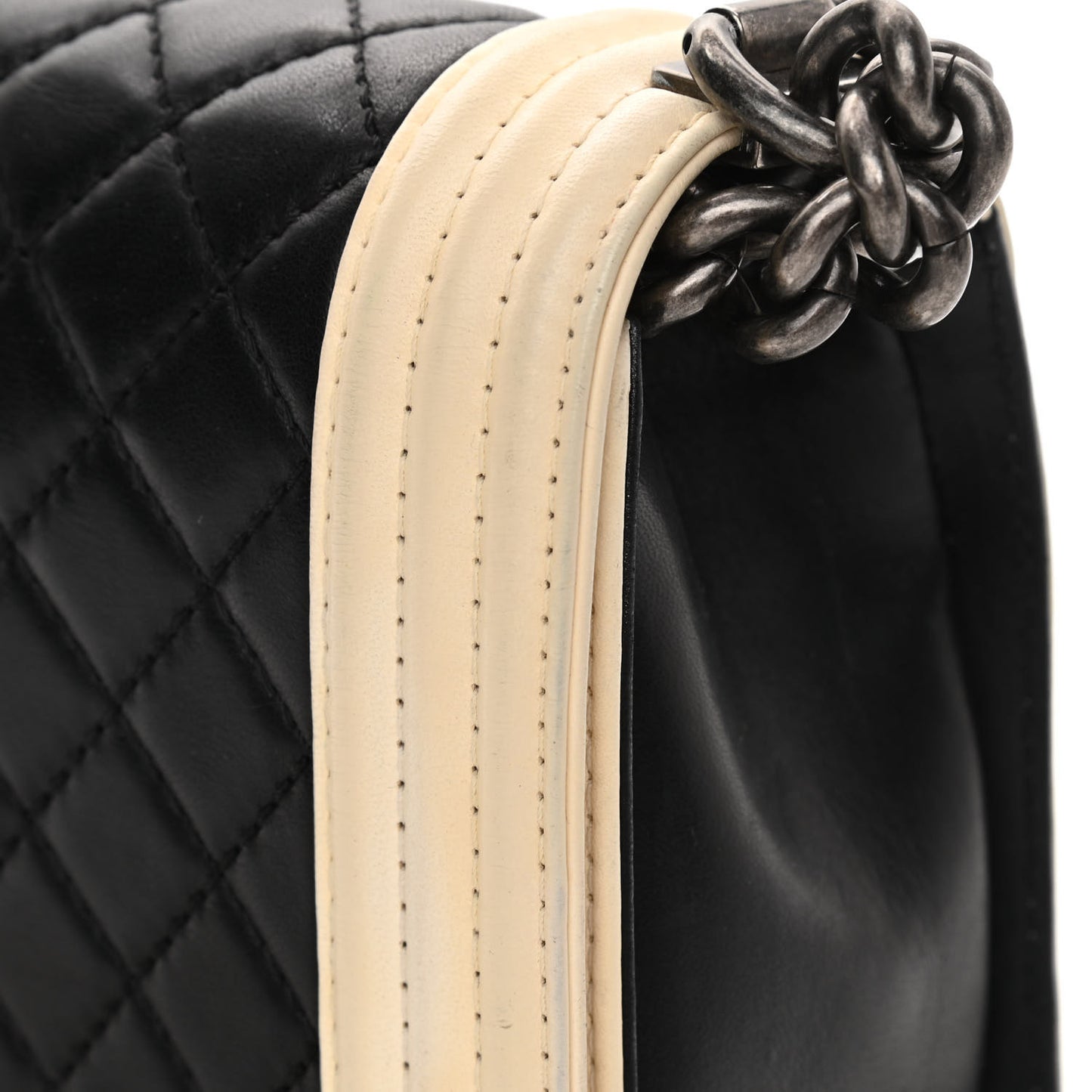 Lambskin Quilted Medium Boy Flap Black White