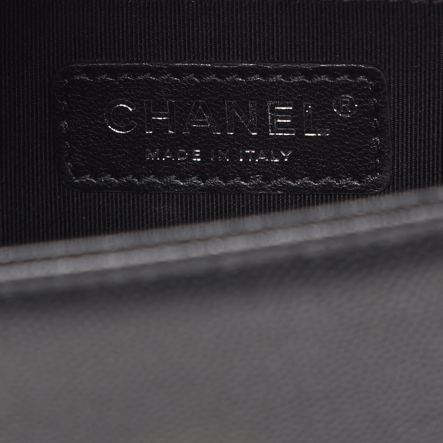 Caviar Chevron Quilted Small Boy Flap Black