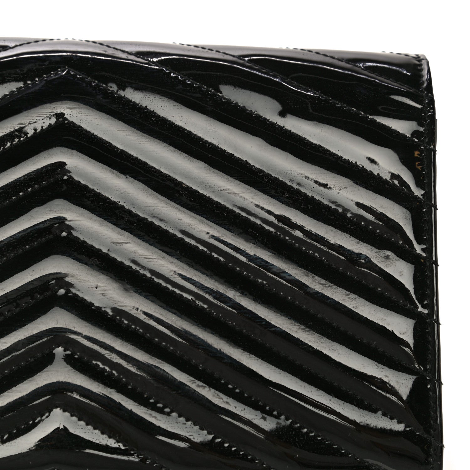 Saint Laurent Patent Matelasse Chevron Monogram Chain Wallet Black 15 of 18