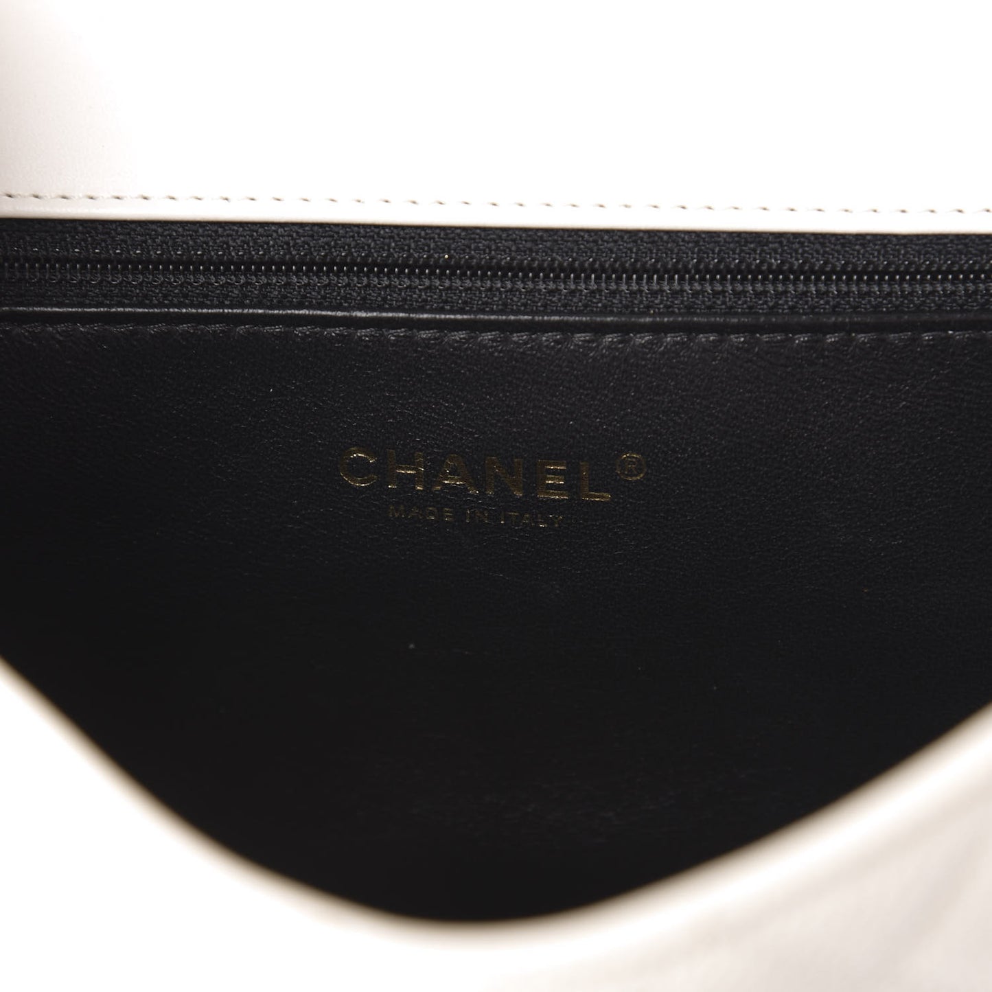 Caviar Quilted Small CC Filigree Flap White Black