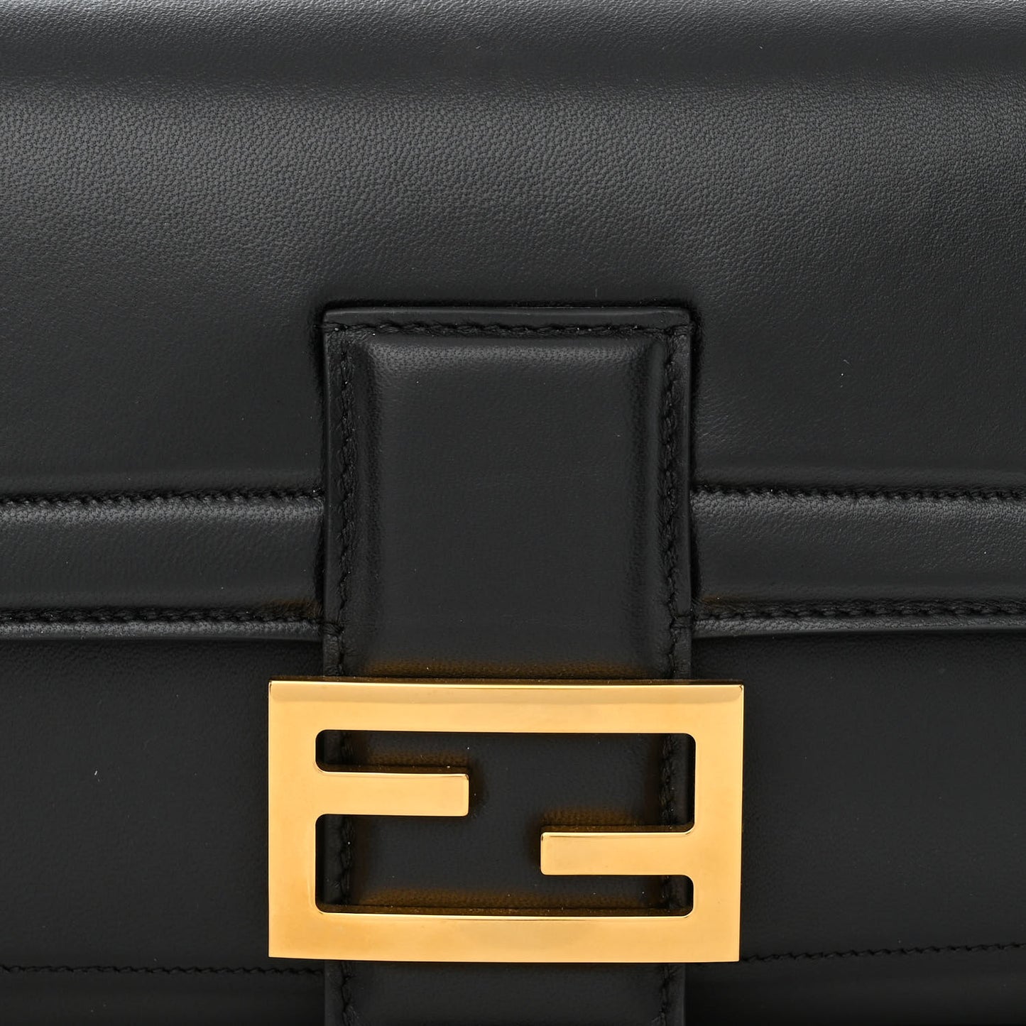 Nappa Apolo Chain Baguette Black