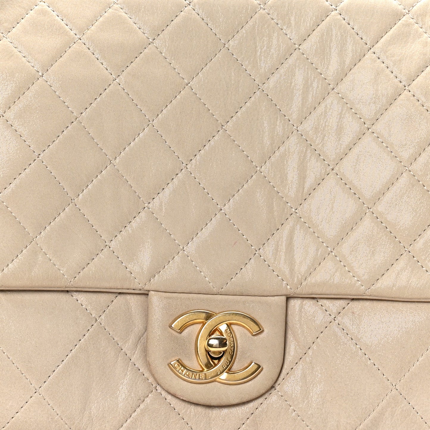 Iridescent Calfskin Large Chic Quilt Flap Grey