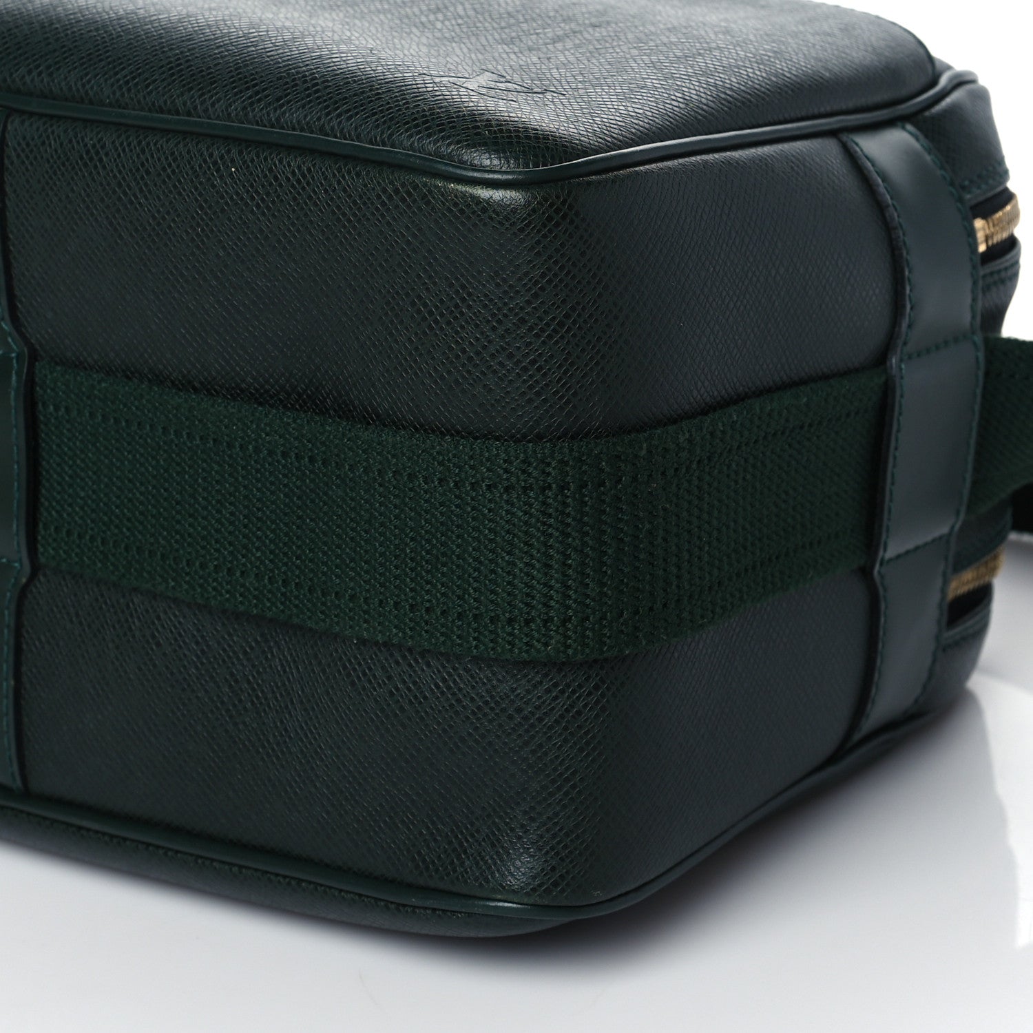Louis Vuitton Taiga Reporter Messenger Epicea 9 of 12