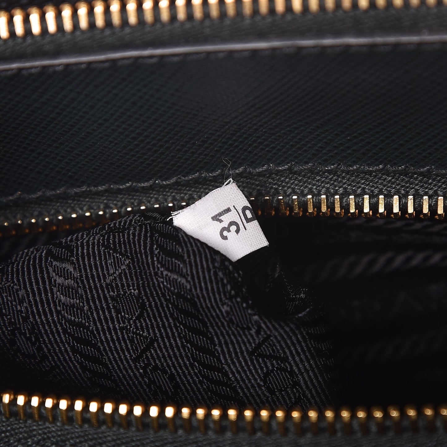 Saffiano Medium Galleria Double Zip Tote Smeraldo