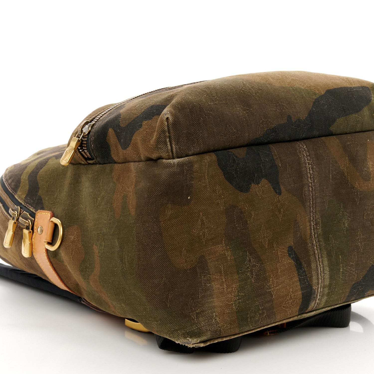 Louis Vuitton X SUPREME Canvas Camouflage Apollo Backpack 11 of 12