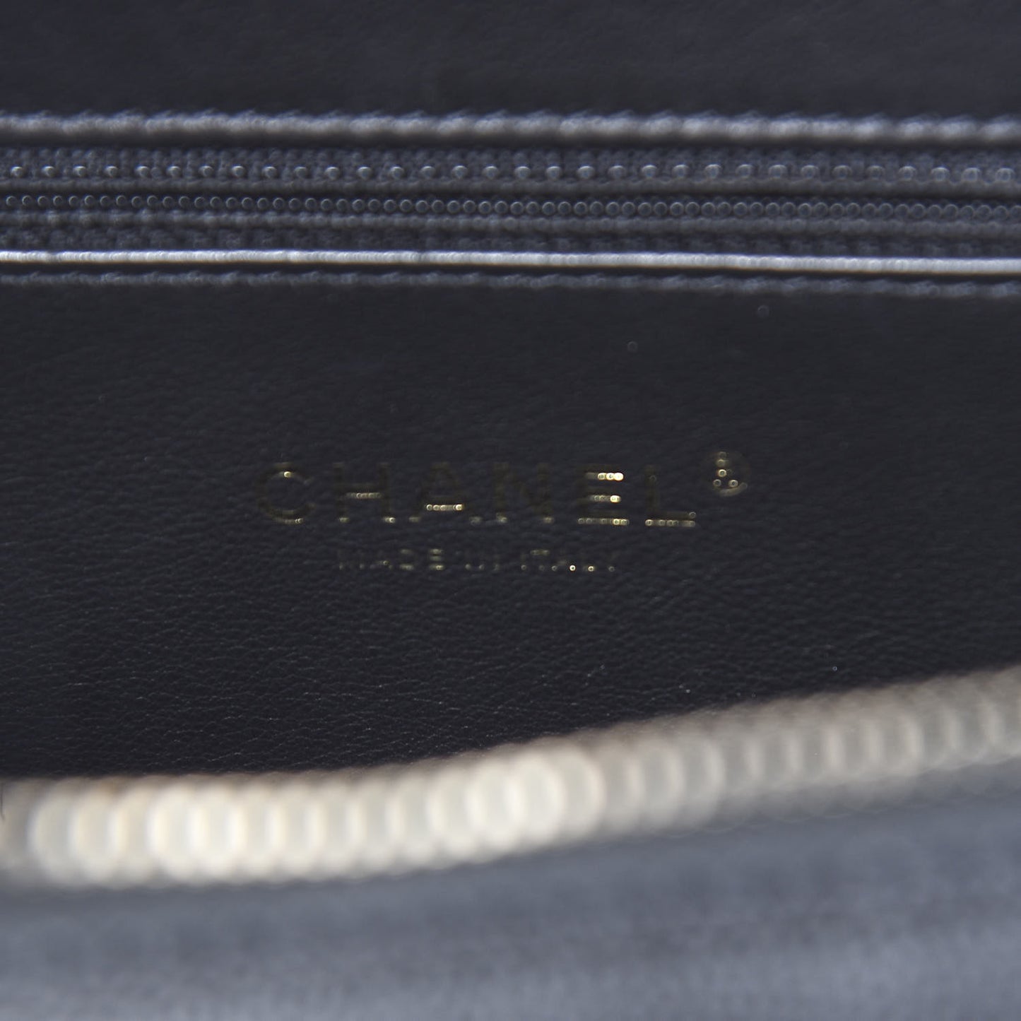 Caviar Quilted Medium CC Filigree Vanity Case Black