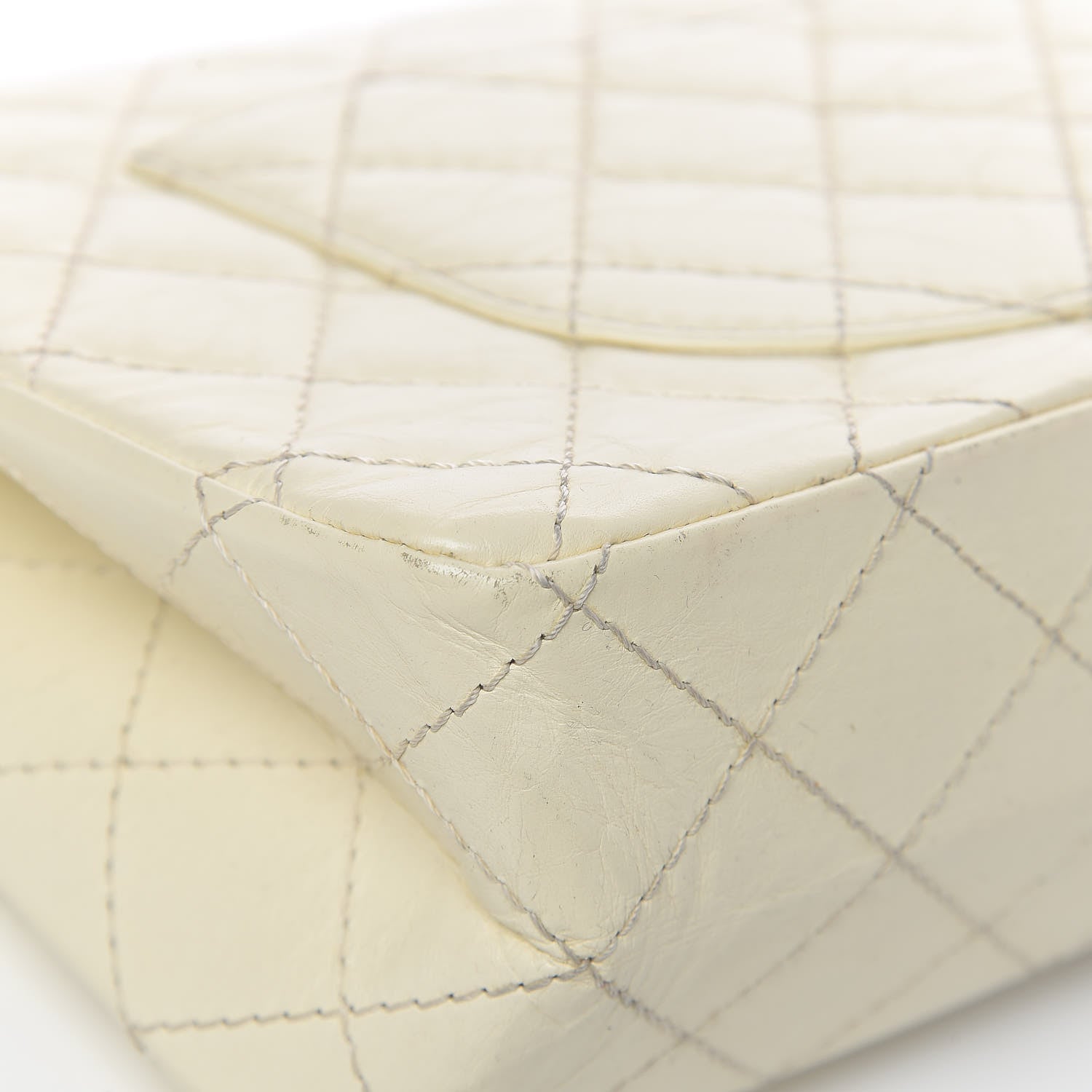 Chanel Aged Calfskin 2.55 Reissue 226 Flap Ivory 16 of 20