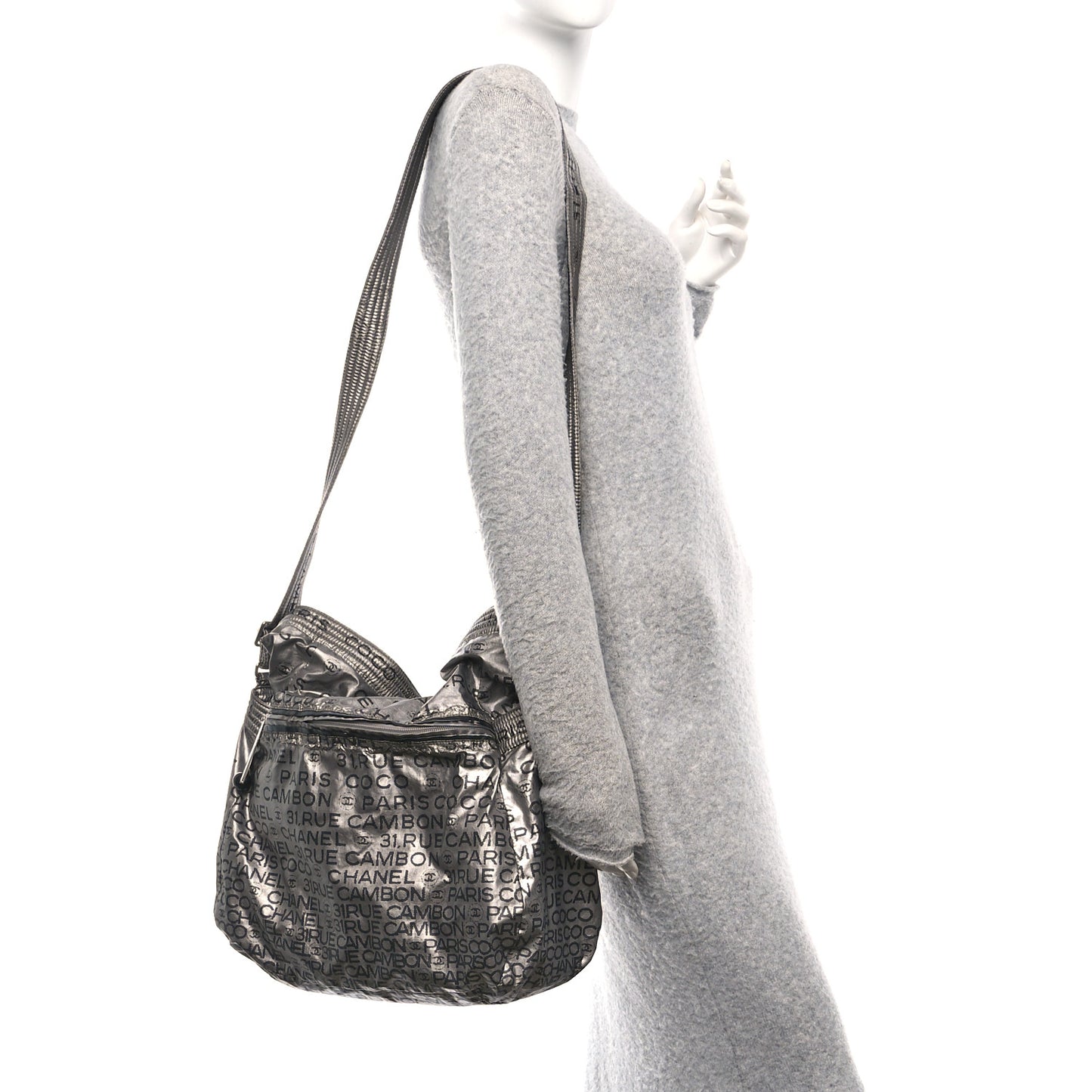 Lacquered Canvas Ligne Messenger Tote Argent Fonce