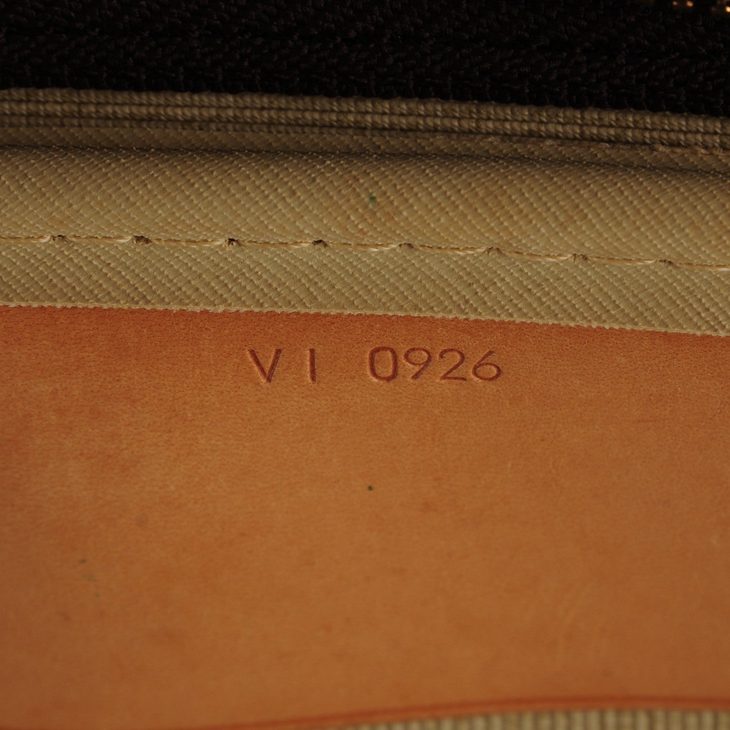 Louis Vuitton Monogram Alize 24 Heures 4 of 7