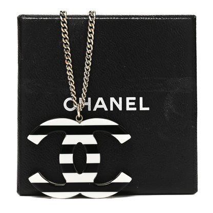 Chanel Enamel Pearl CC Charms Pendant Necklace Black White Gold 5 of 5