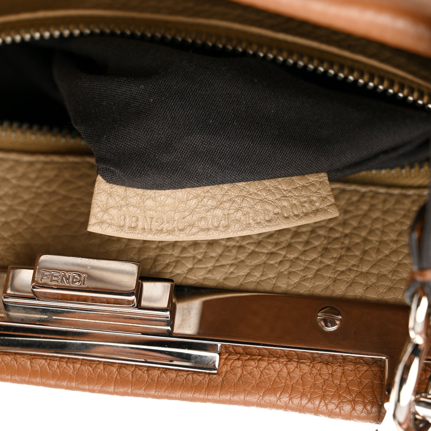 Cuoio Romano Selleria Bi-Color Medium Peekaboo Iconic Satchel Mou Deserto