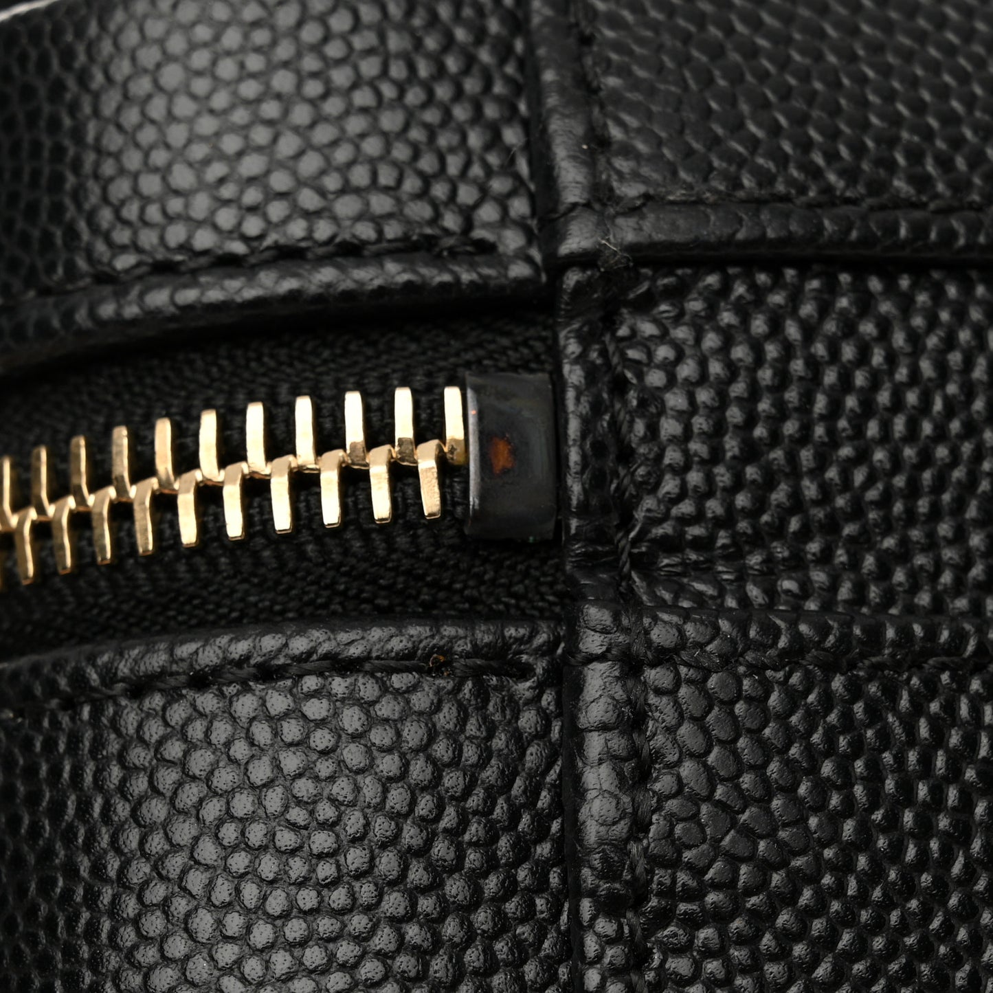 Caviar Quilted Small CC Filigree Vanity Case Black