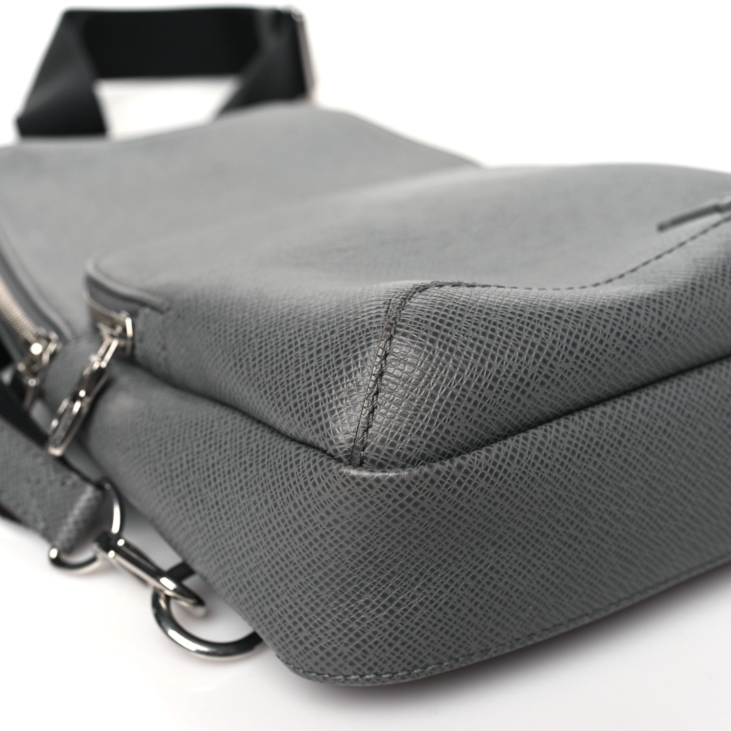 Louis Vuitton Taiga Avenue Sling Bag Glacier 8 of 9