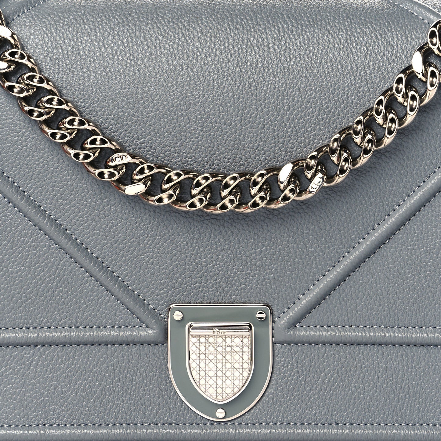 Grained Calfskin Medium Diorama Flap Bag Gris