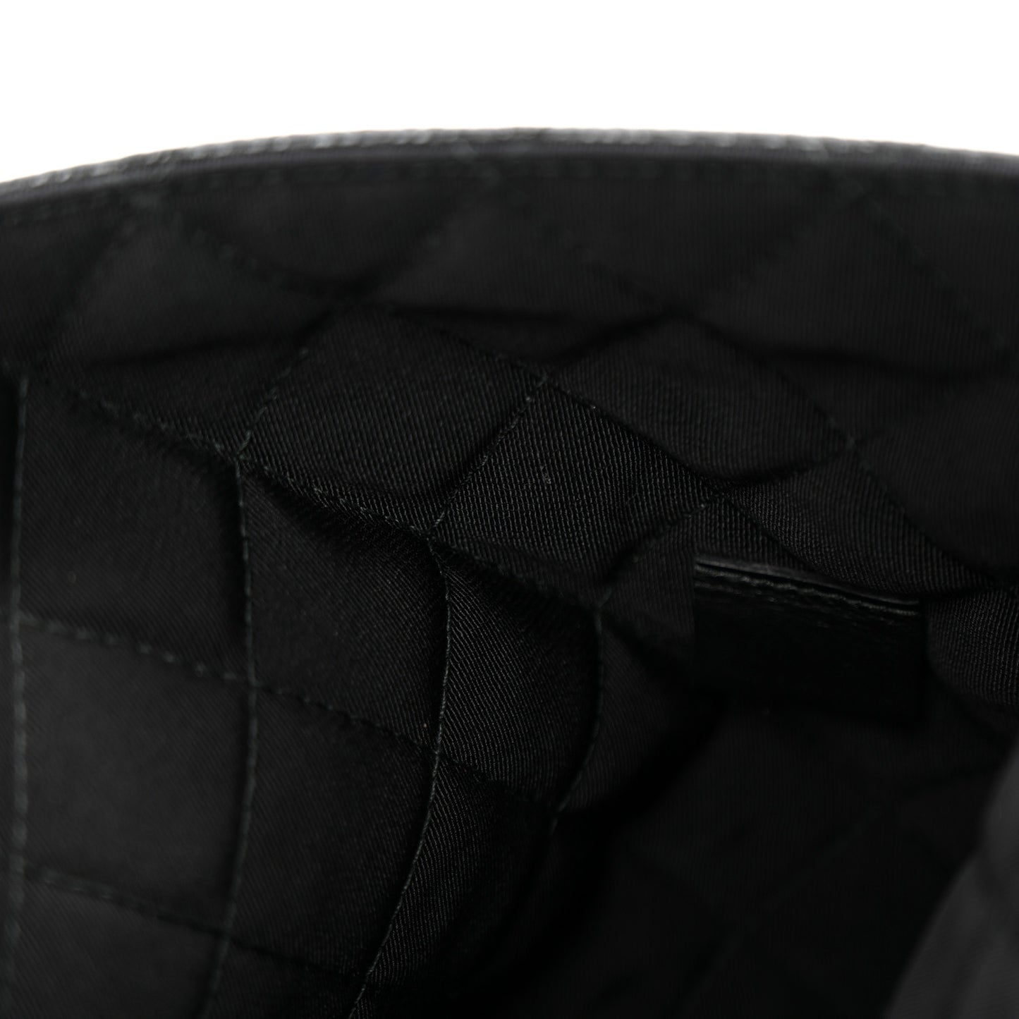 Caviar Quilted Medium Golden Class Pouch Black
