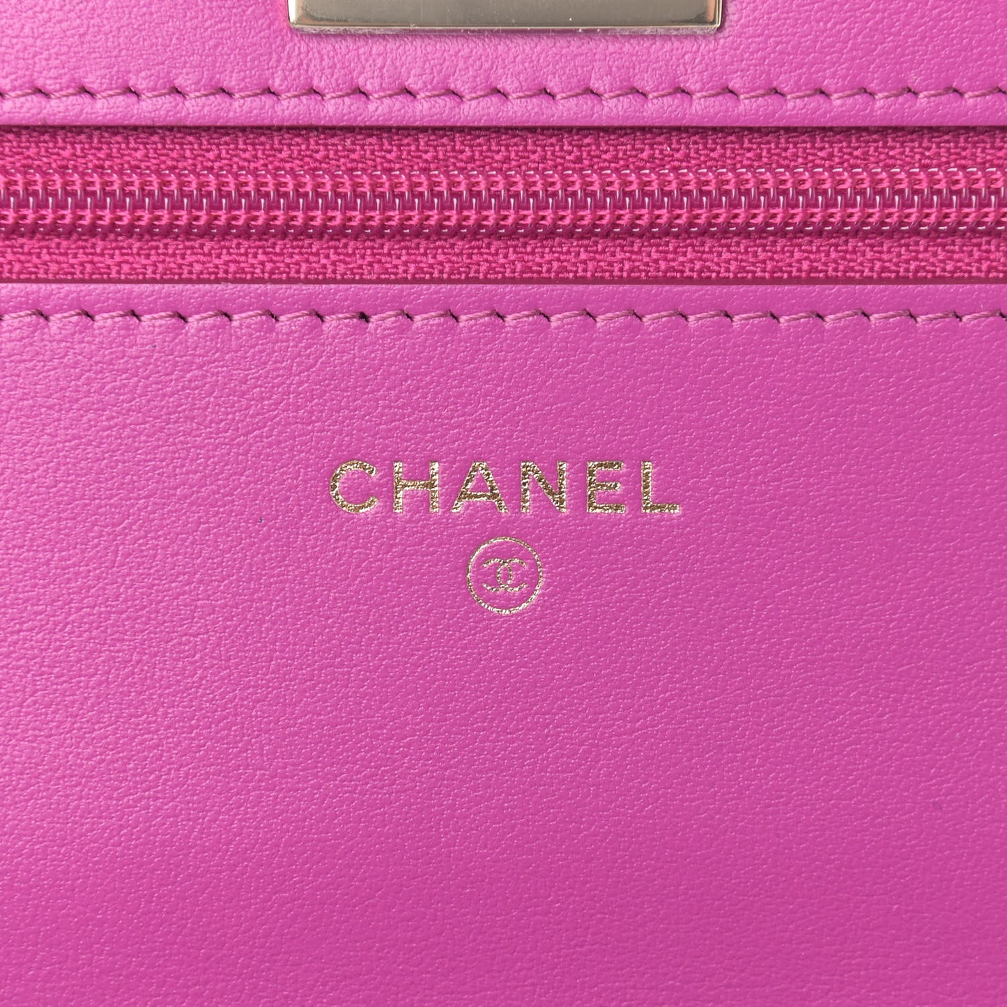 Tweed Quilted Reissue Wallet On Chain WOC Magenta
