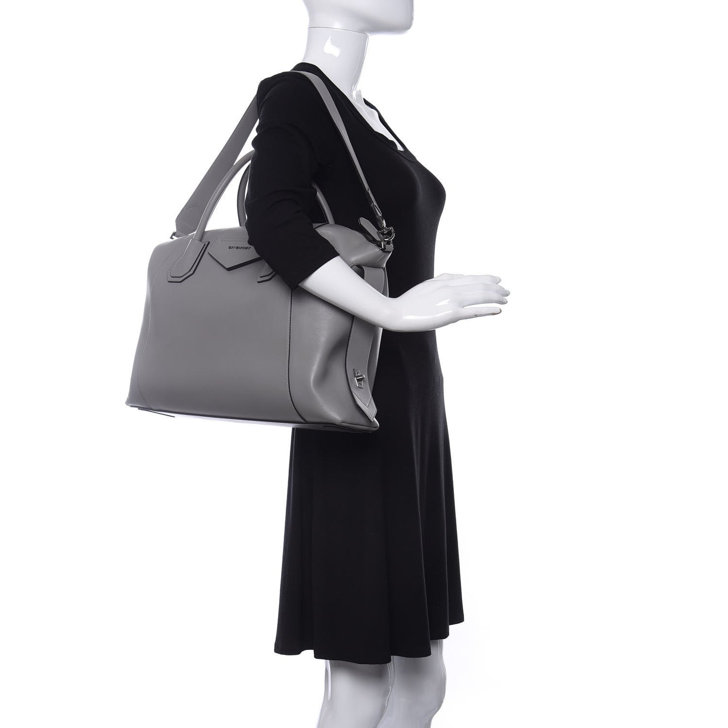 Soft Calfskin Medium Soft Antigona Pearl Grey