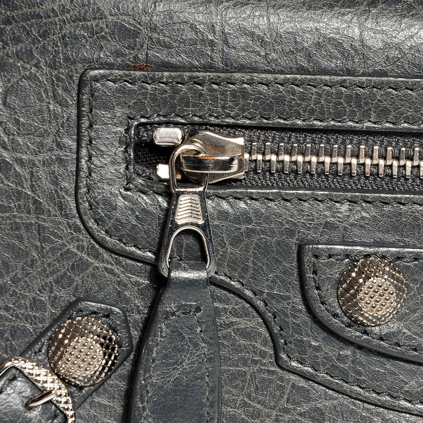 Agneau Giant 12 Silver Hardware Money Wallet Gris Tarmac