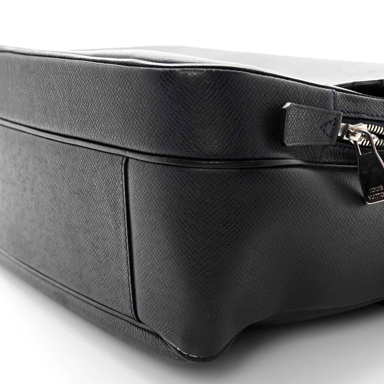 Louis Vuitton Taiga Vassili GM Briefcase Boreal 8 of 12