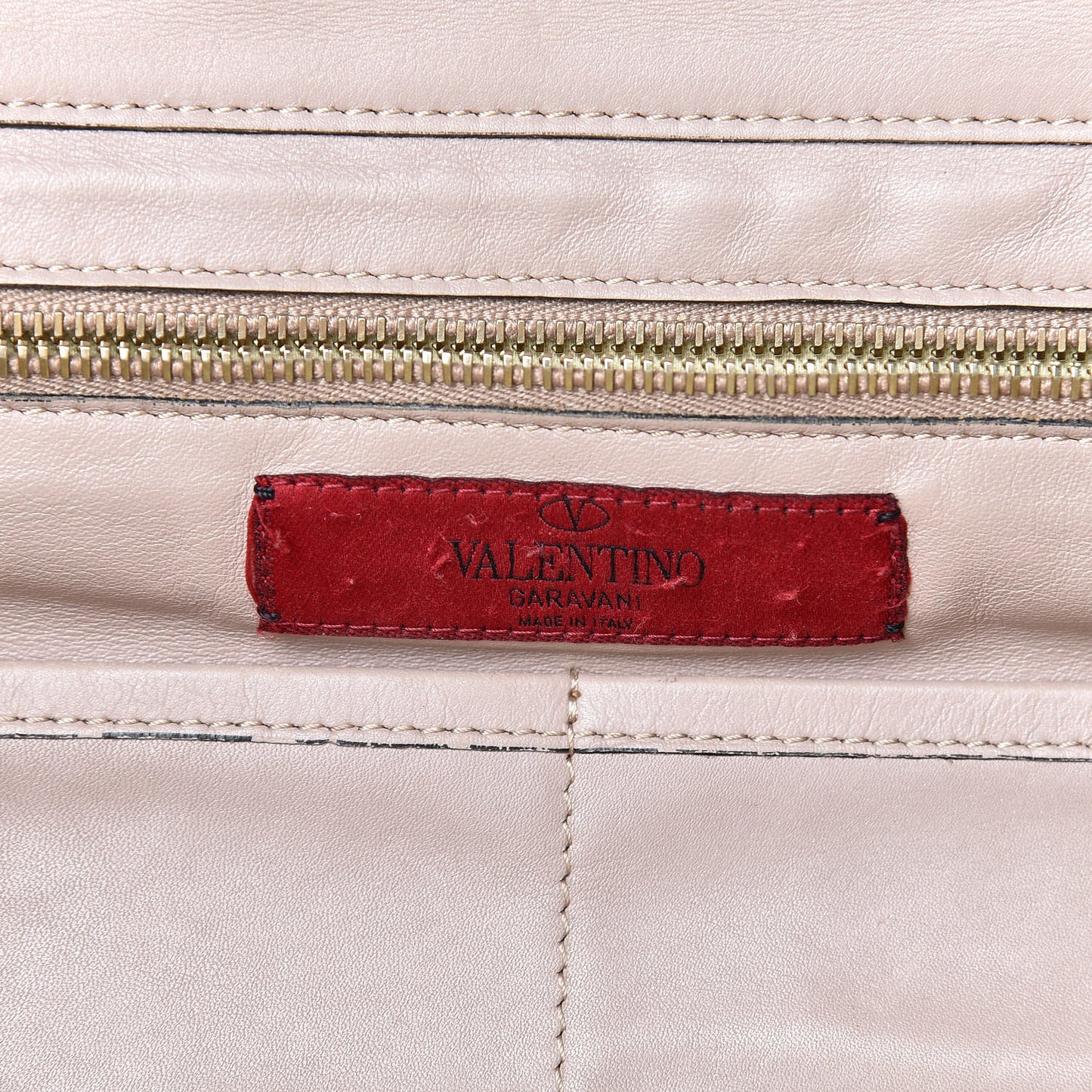 Vitello Medium Rockstud Tote Poudre