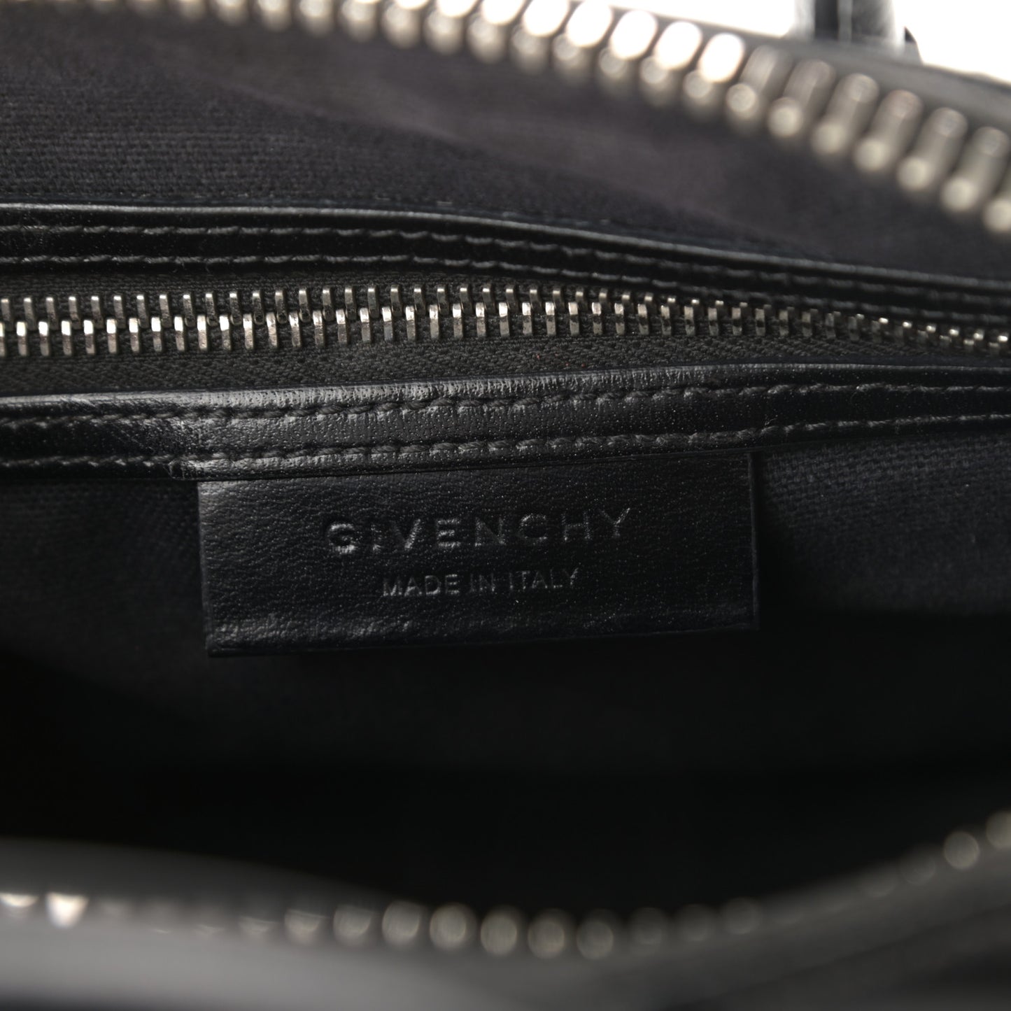 Shiny Lord Calfskin Mini Antigona Black