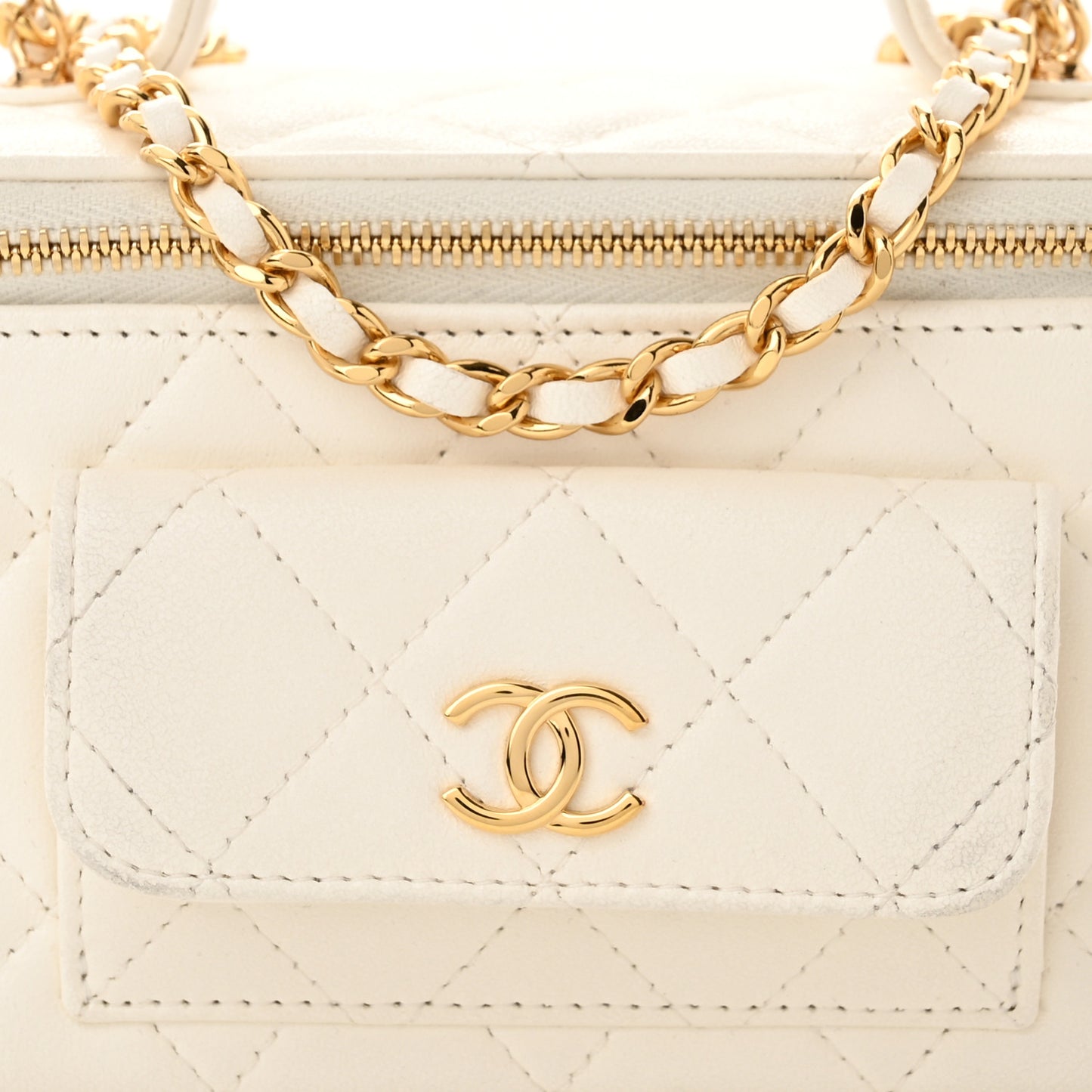 Lambskin Quilted Polly Pocket East West Top Vanity With Chain White