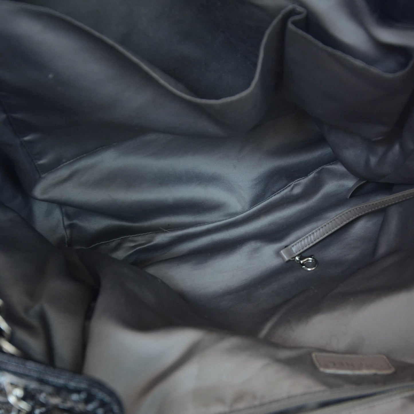 Vinyl Graphic Edge Tote Black