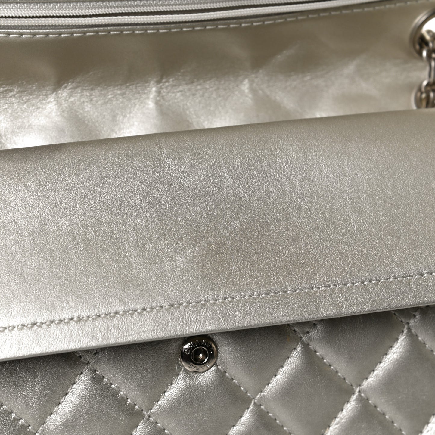 Metallic Aged Calfskin Quilted 2.55 Reissue 226 Flap Silver