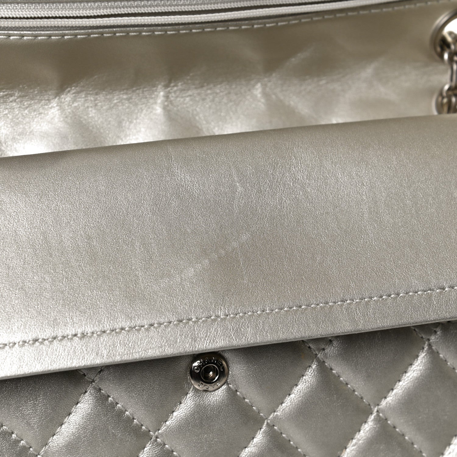 Chanel Metallic Aged Calfskin Quilted 2.55 Reissue 226 Flap Silver 14 of 15