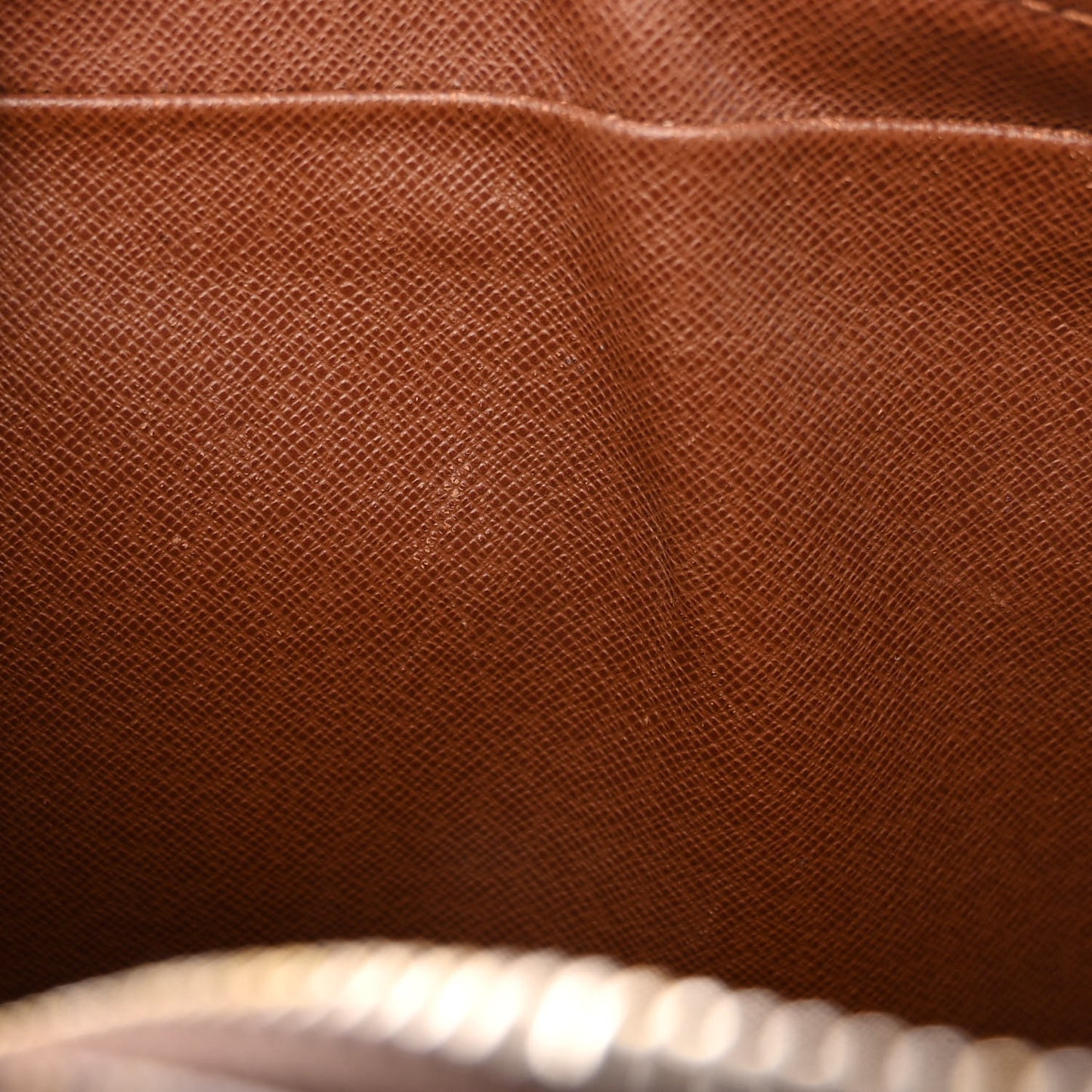 Monogram Nil 28