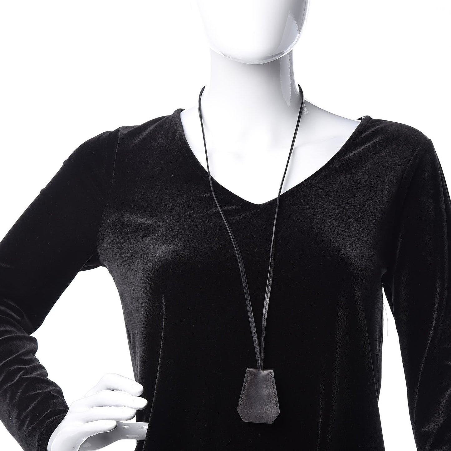 Swift Clochette Long Necklace Black