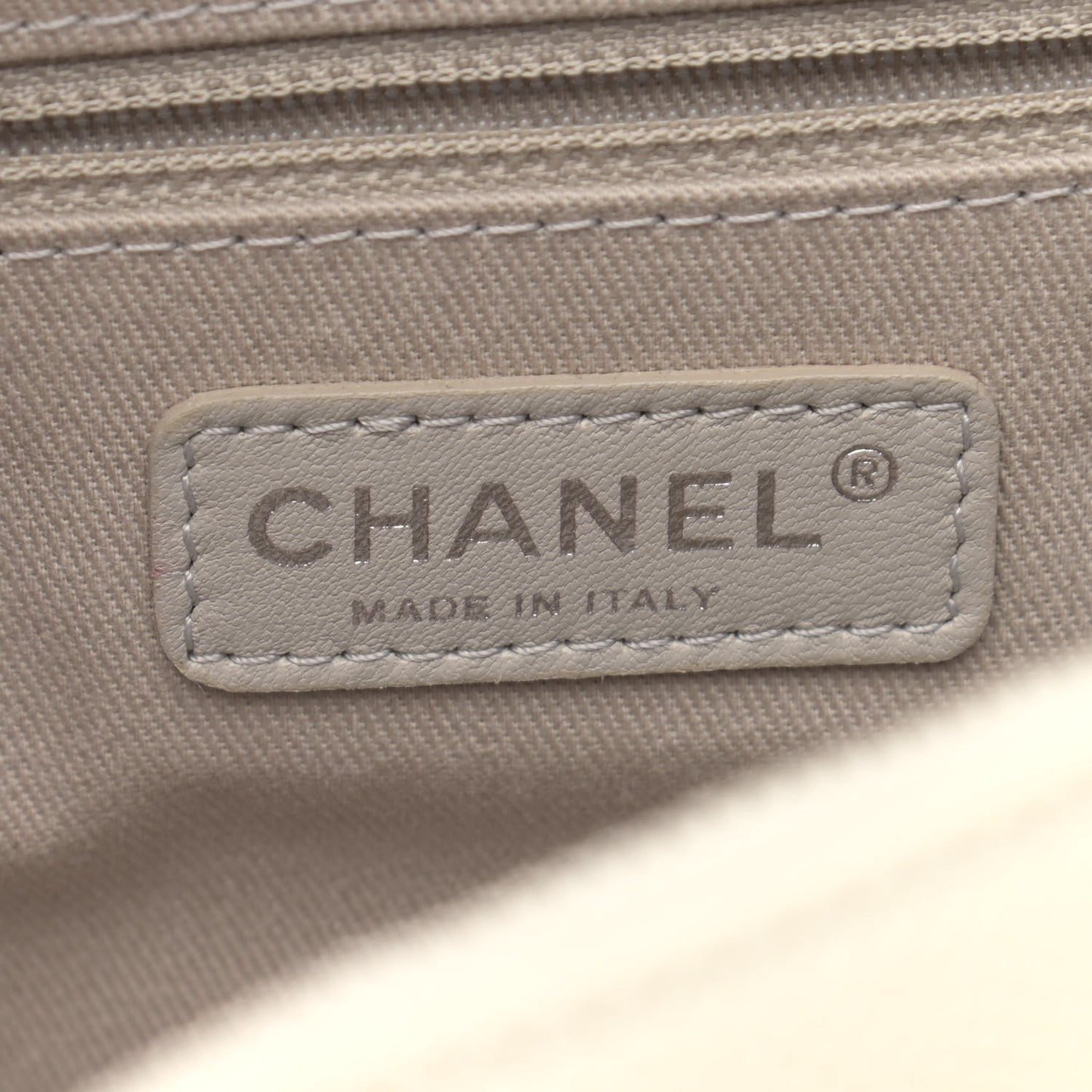 Caviar Quilted Jumbo Easy Flap Dark White