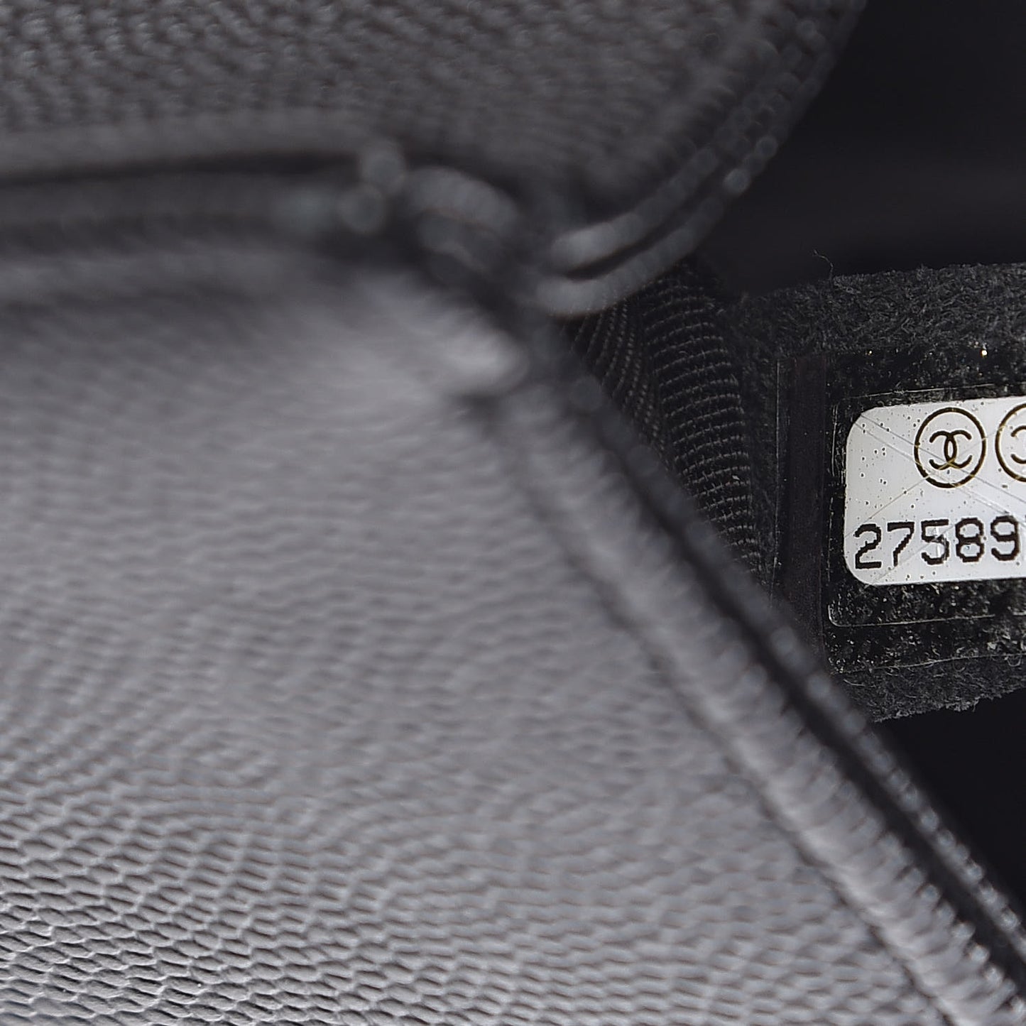 Caviar Quilted Medium Boy Flap Black