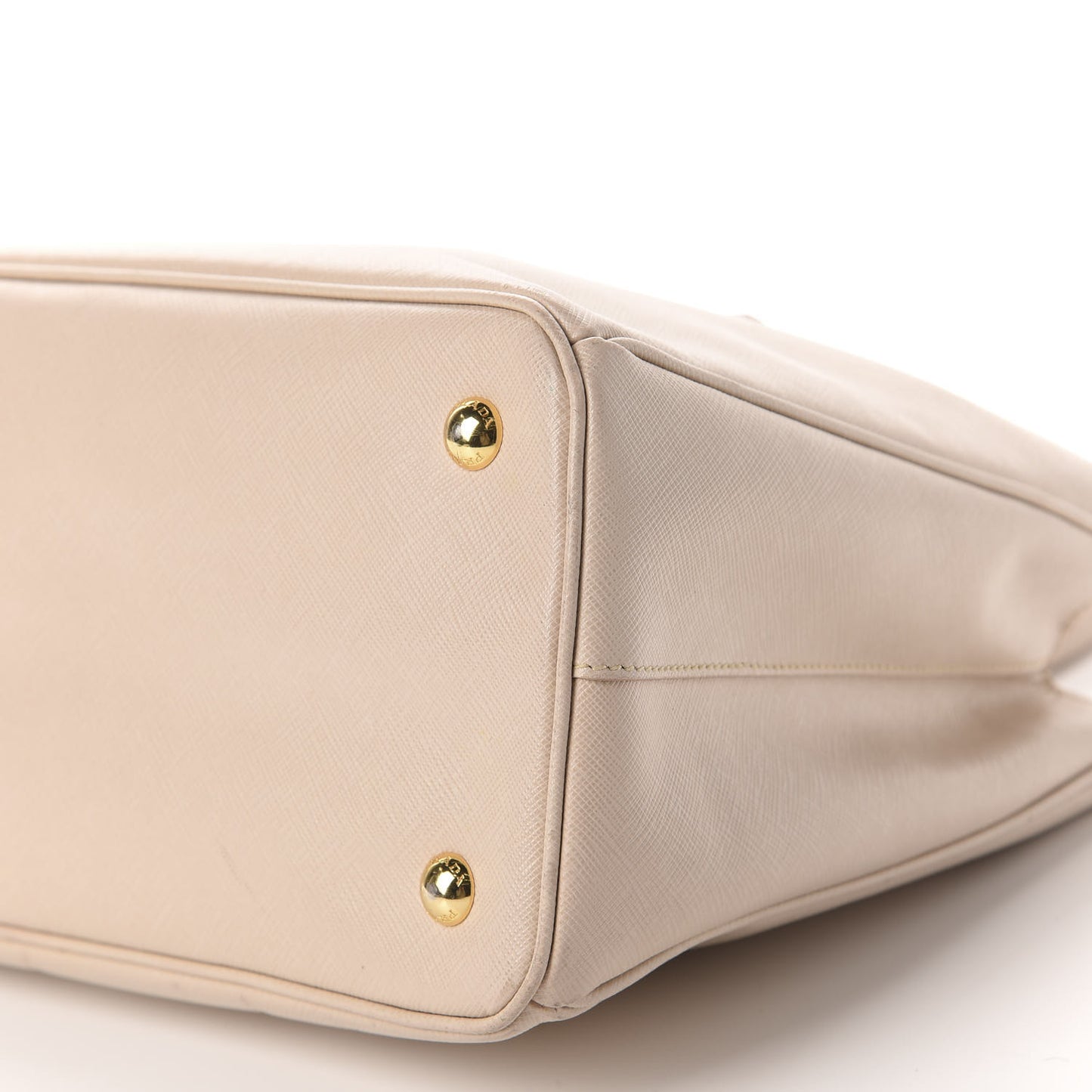 Saffiano Lux Medium Tote Sabbia