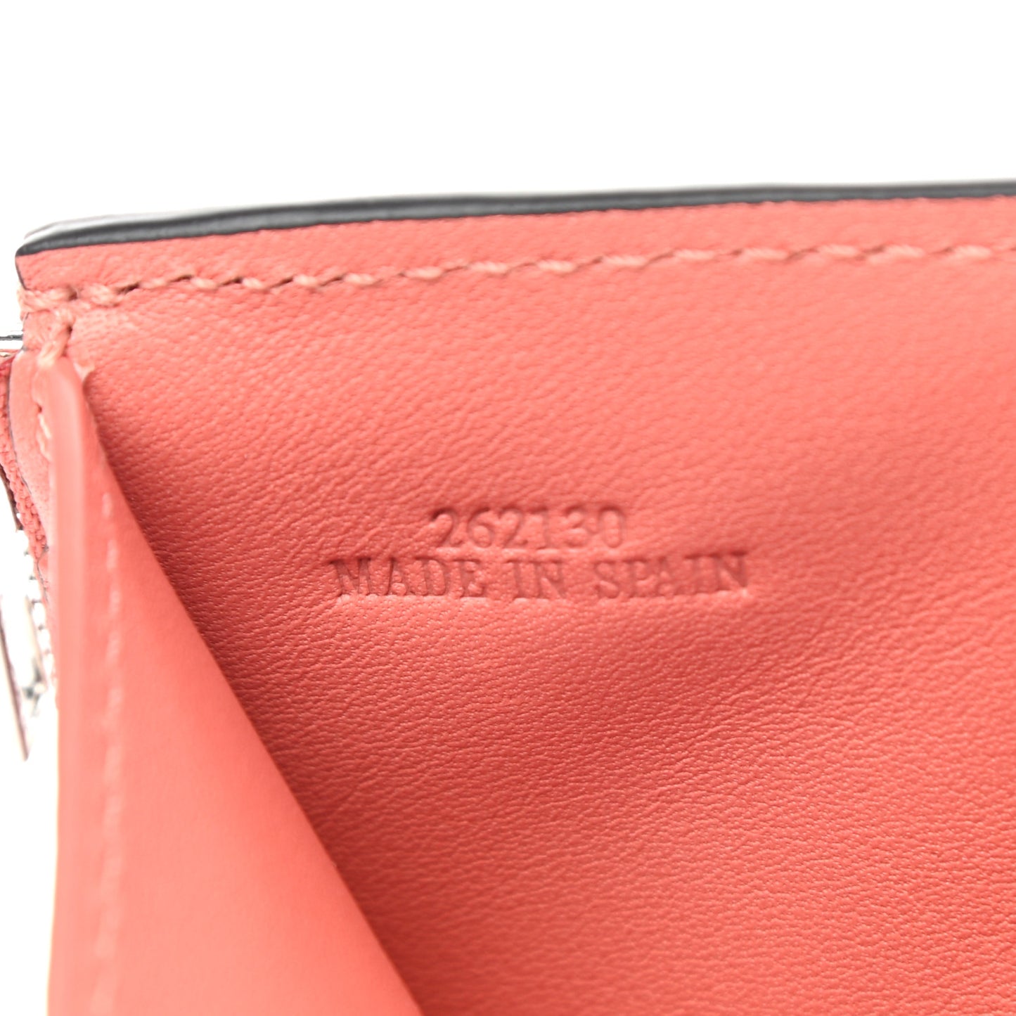Pebble Grain Calfskin Anagram Small Vertical Wallet Pink Tulip