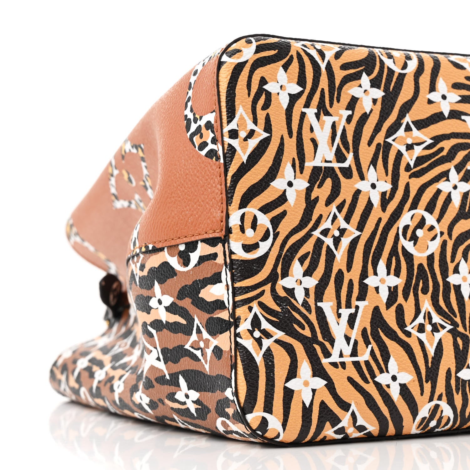 Louis Vuitton Monogram Giant Jungle NeoNoe Caramel 9 of 11