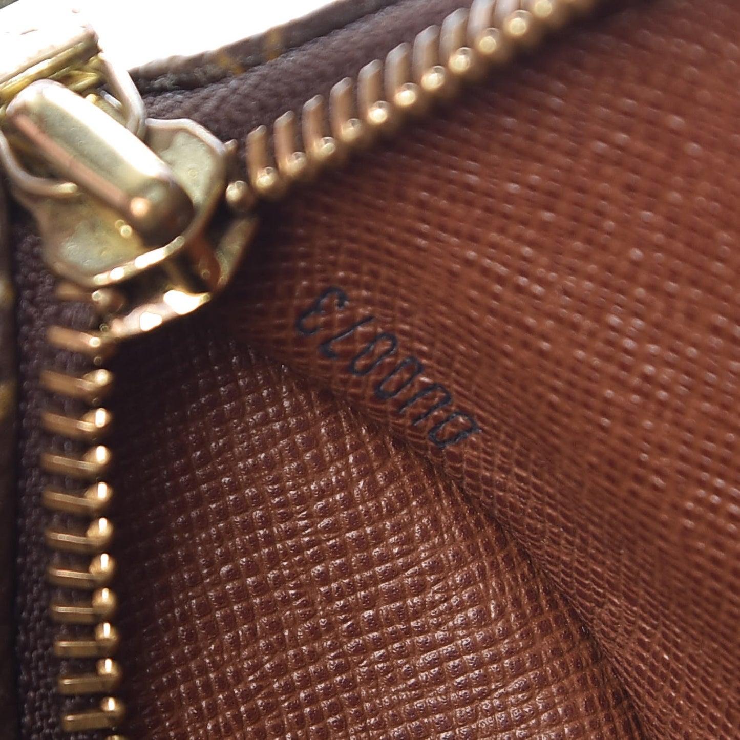 Monogram Papillon 26