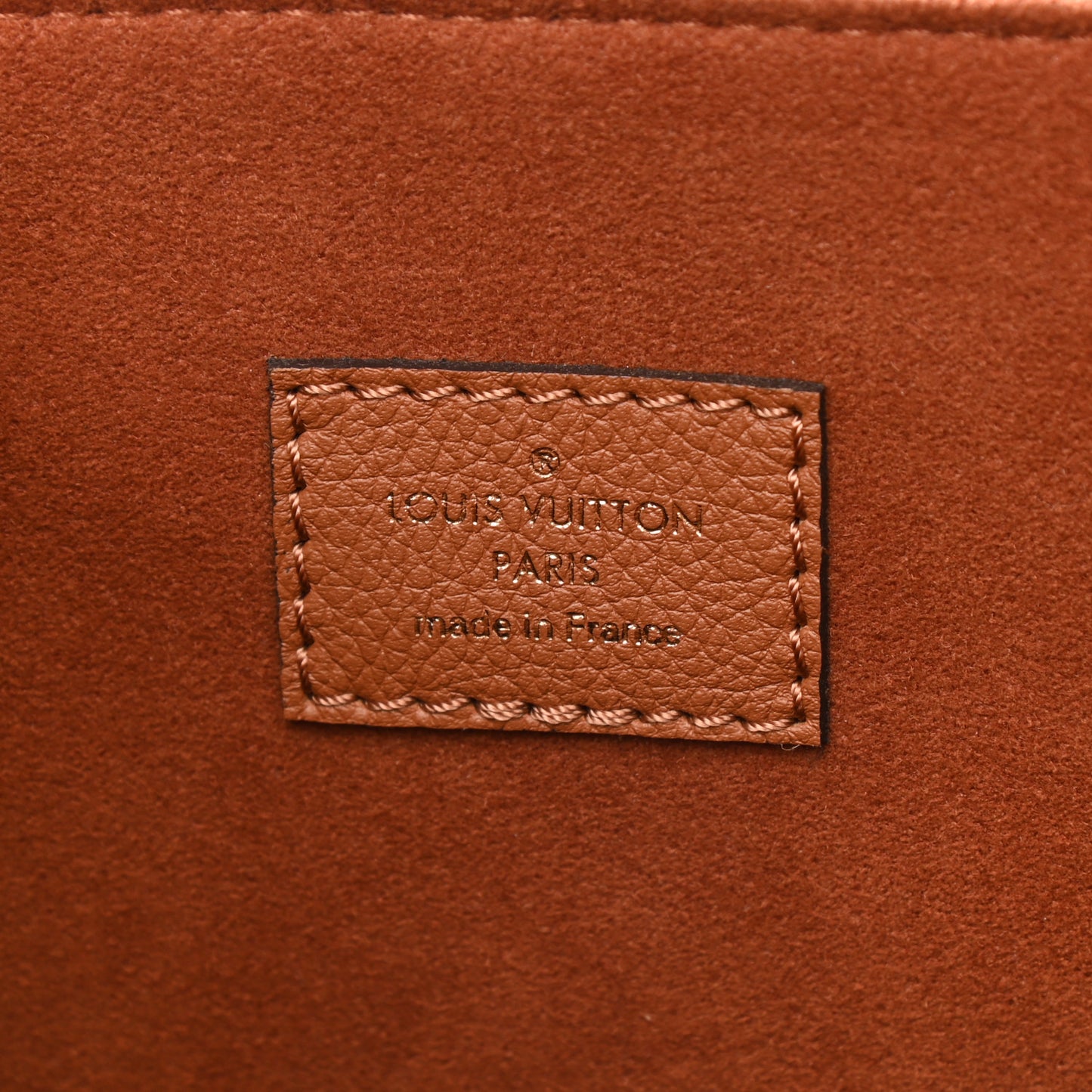 Grained Calfskin Lockme Shopper Chataigne