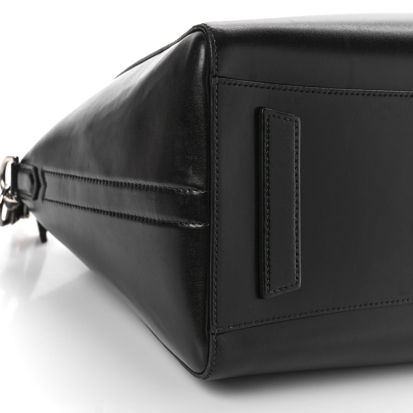 Shiny Lord Calfskin Medium Antigona Black