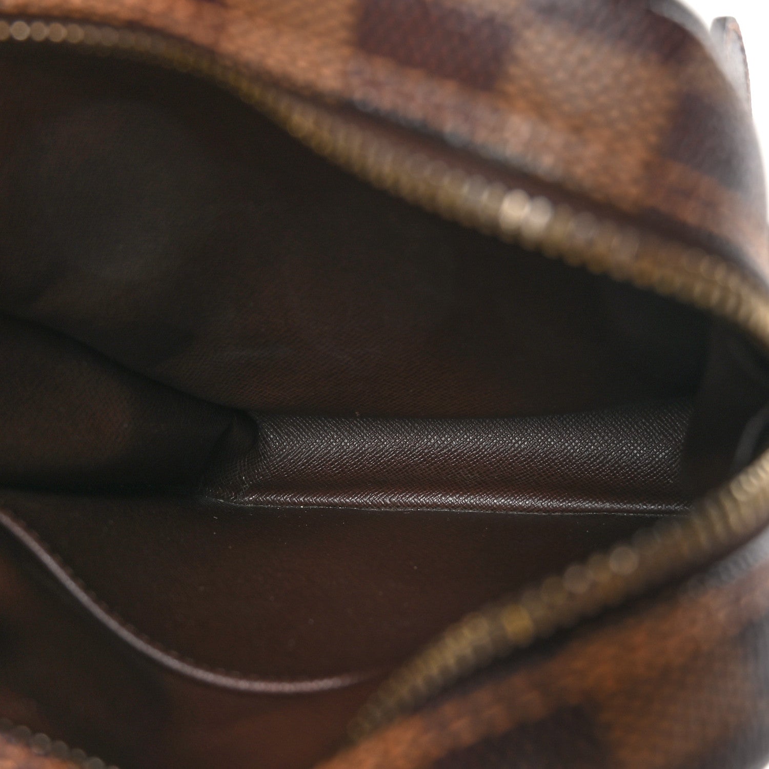 Louis Vuitton Damier Ebene Danube 21 5 of 9