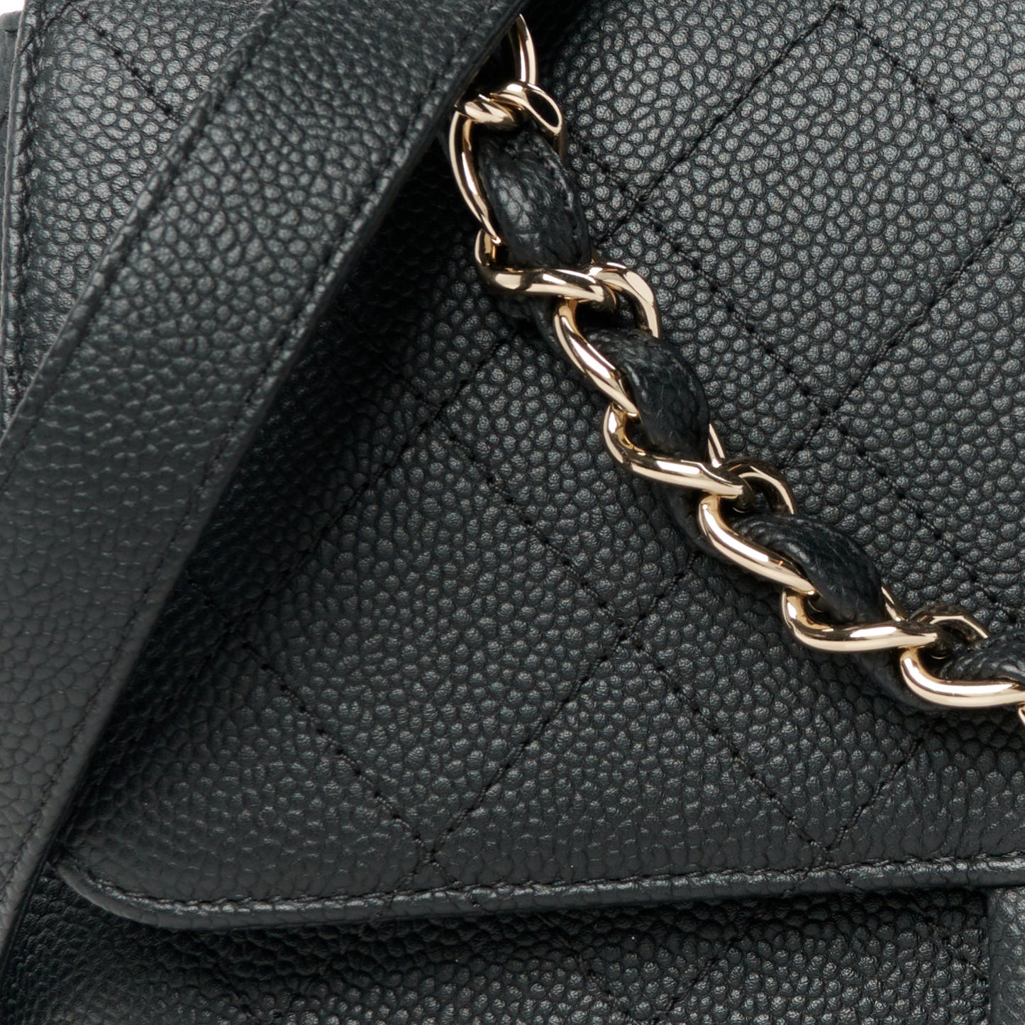 Caviar Quilted City Walk Flap Black