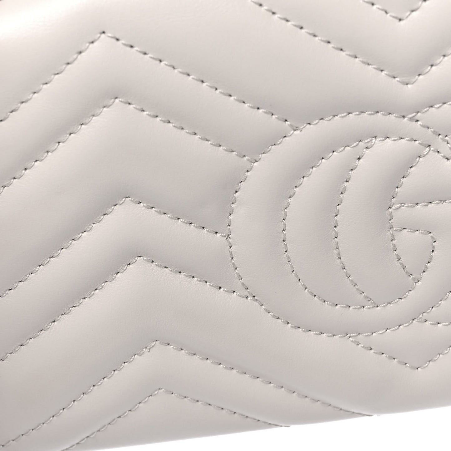 Calfskin Matelasse GG Marmont Chain Wallet Mystic White