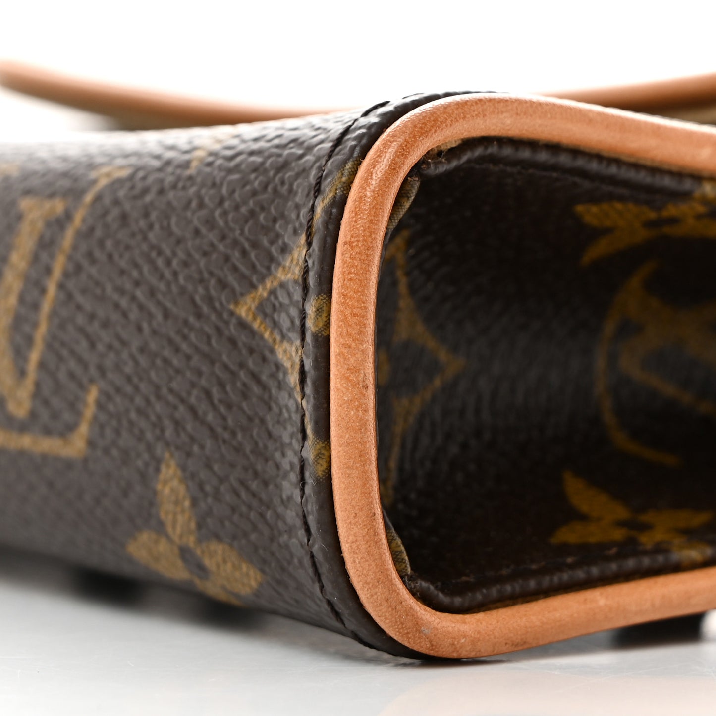 LOUIS VUITTON Monogram Pochette Florentine XS